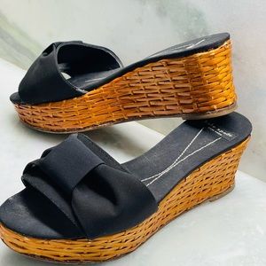 KATE SPADE Wicker Bottom Sandals Size 7